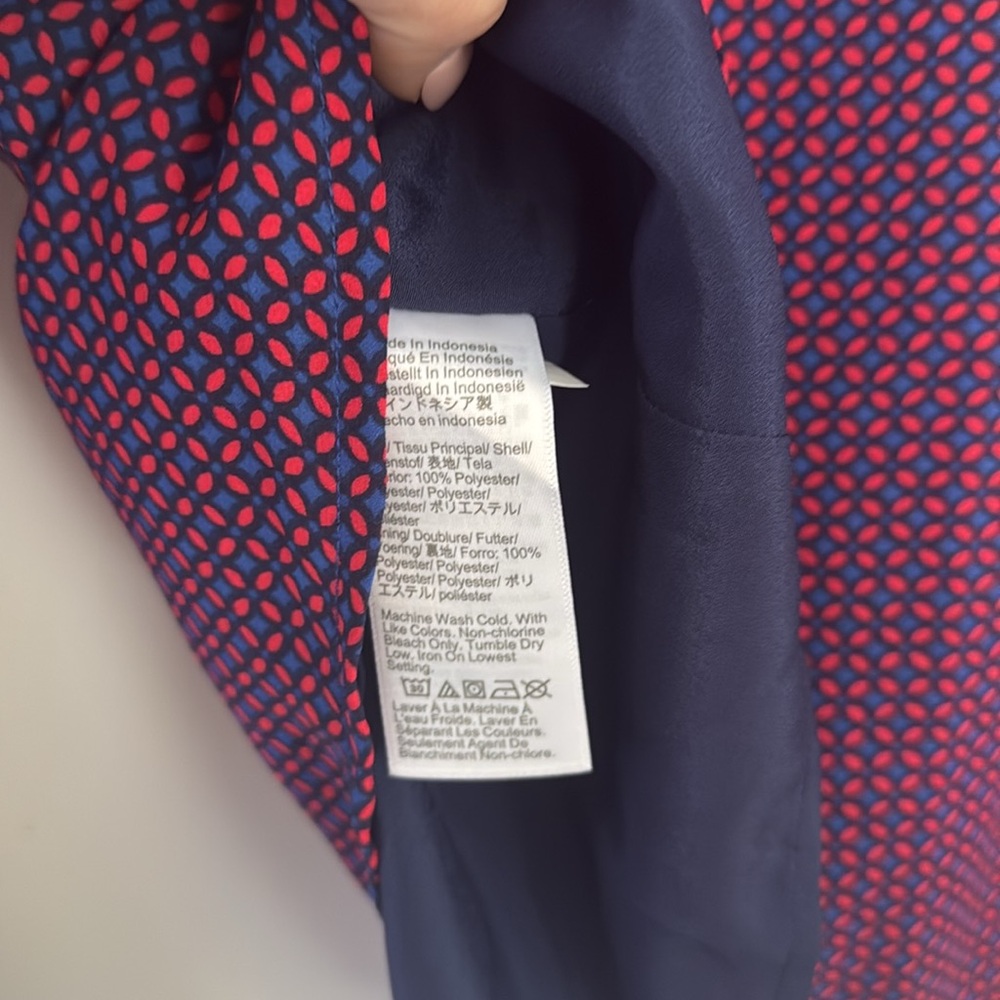 ๐ค J.CREW Patterned Ruffle Detail Blouse - Picture 6 of 6